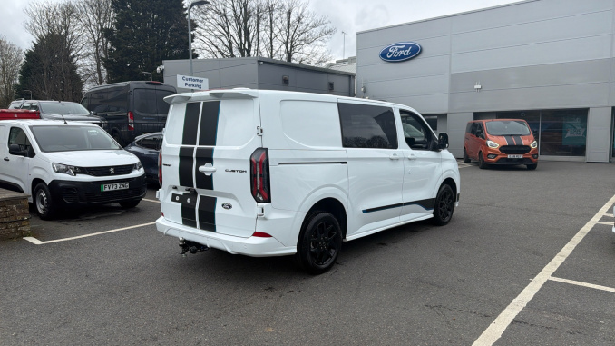 Ford Transit Custom 320 L1 Diesel Fwd 2.0 EcoBlue 170ps H1 Double Cab Van Sport Auto - Image 10